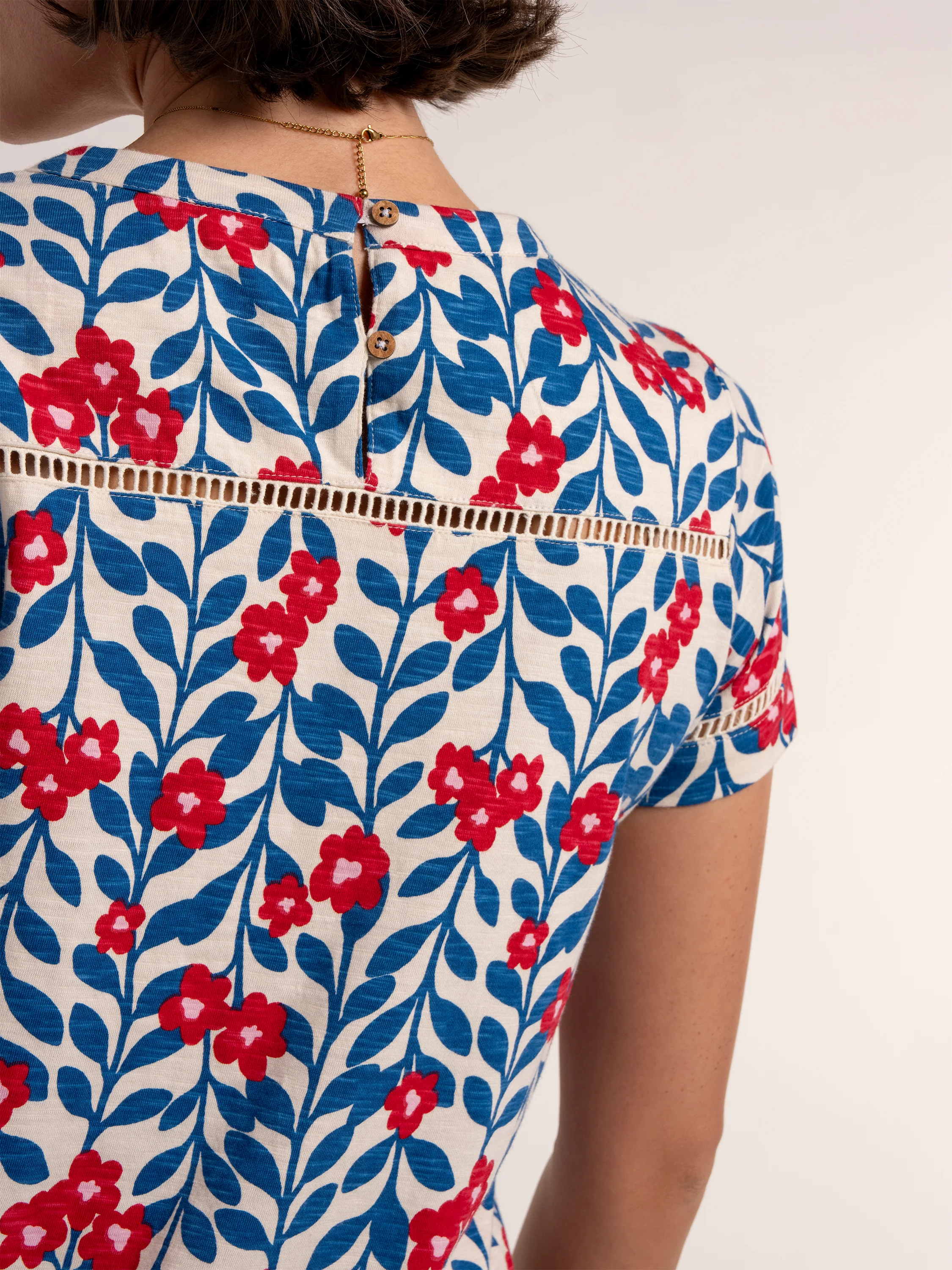 Clara T- Shirt - Image 6