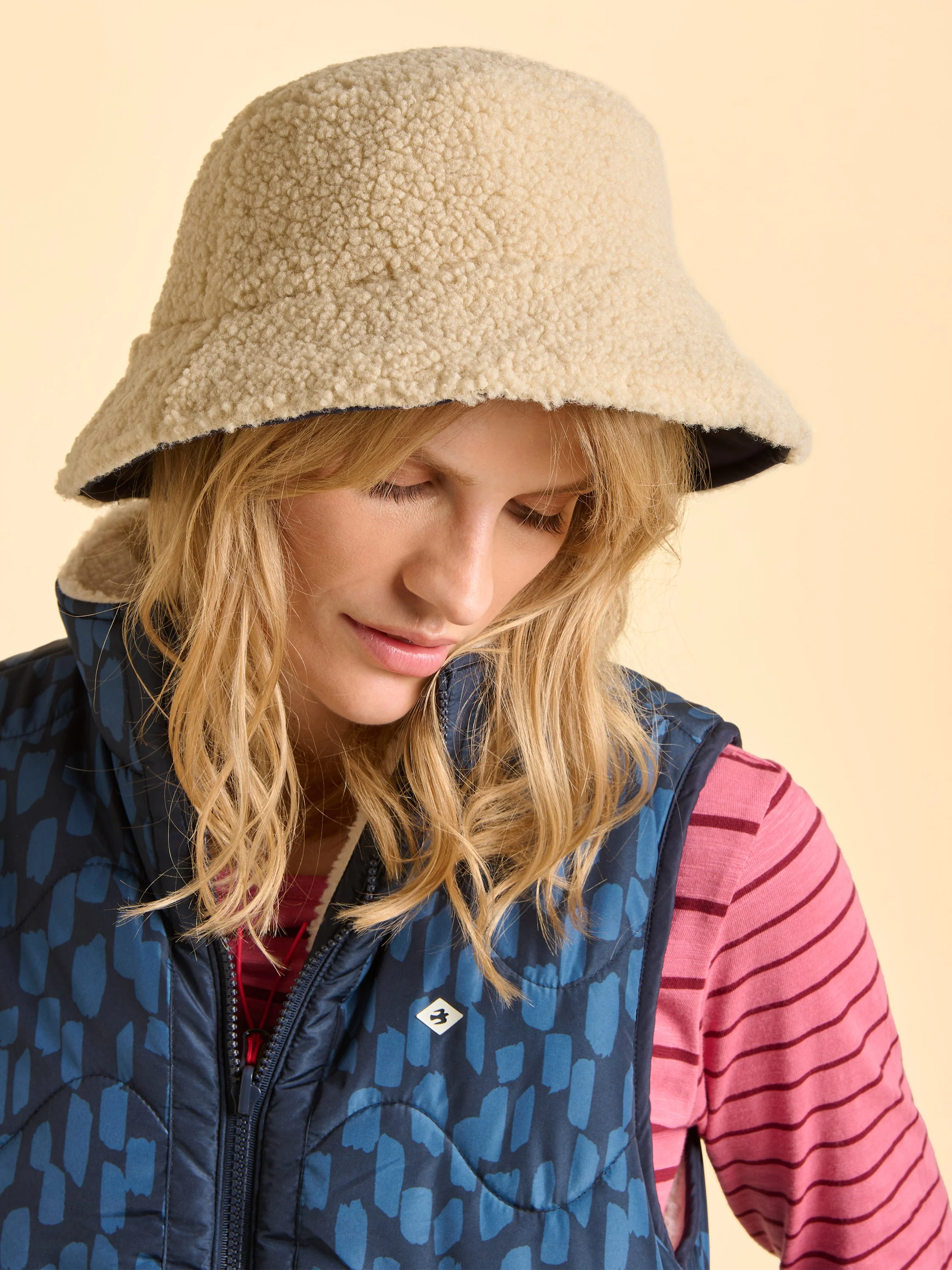 Everfrost Reversible Bucket Hat - Image 3