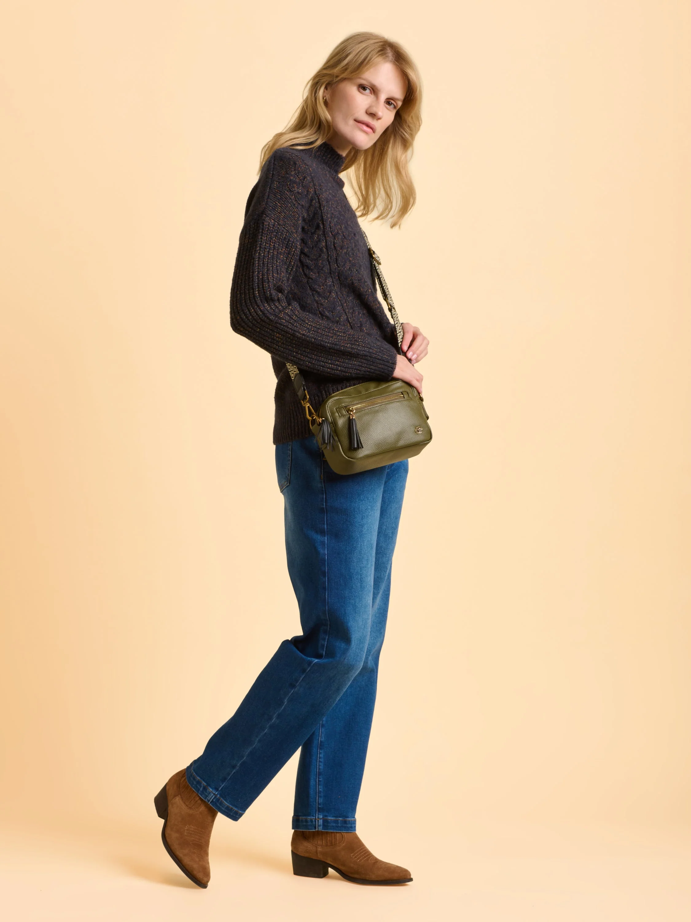 Sierra Box Crossbody Bag - Image 4