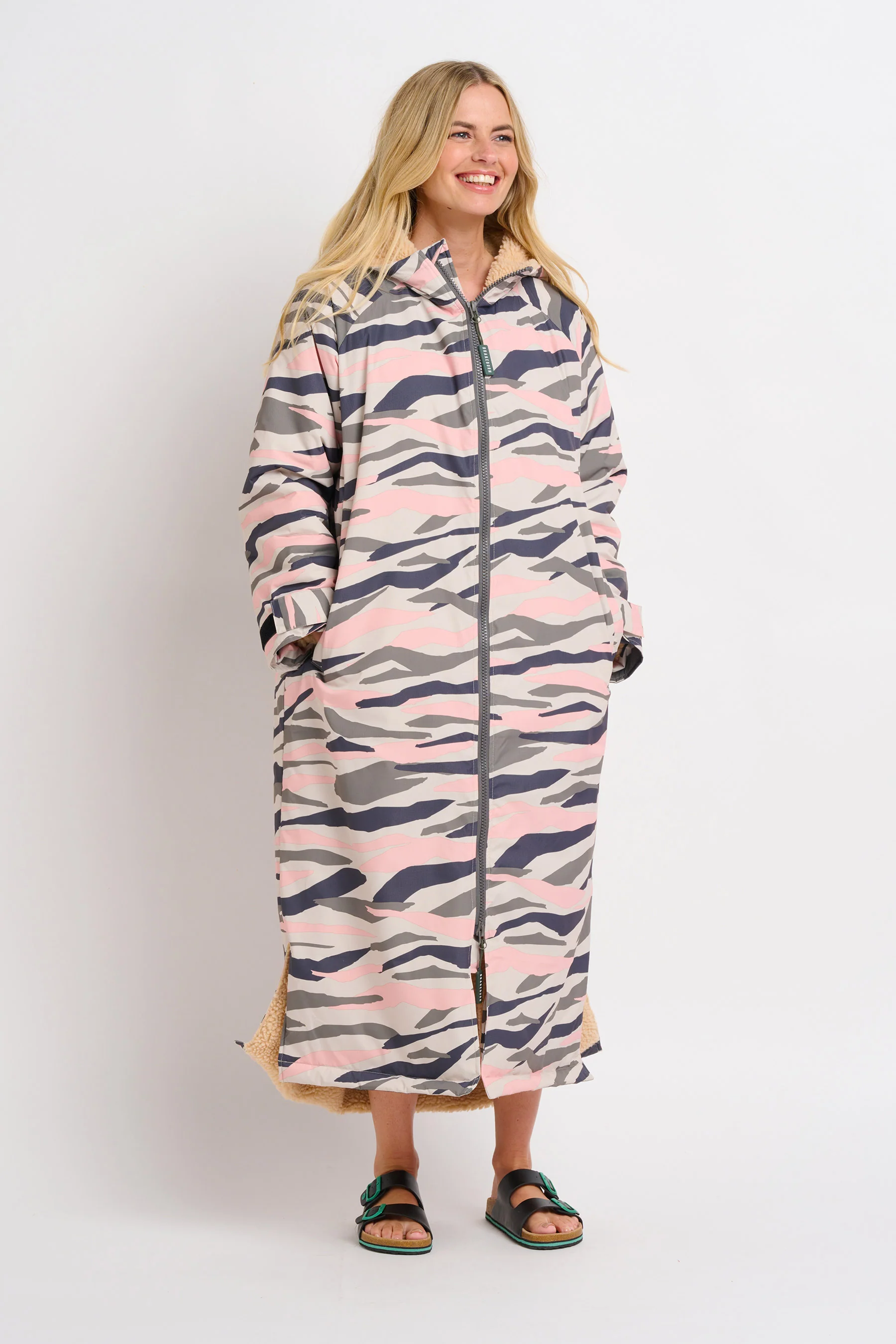Tiger Stripe Chinook Changing Robe - Image 3